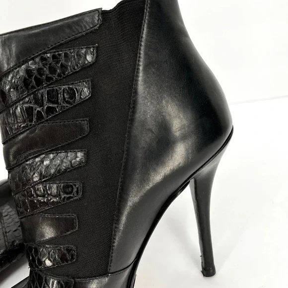 BRIAN ATWOOD Shoes Womens 8 Black Duris Heeled Leather Ankle Bootie Embossed